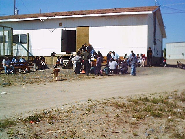 Everyone gathered for the first race.&nbsp; 